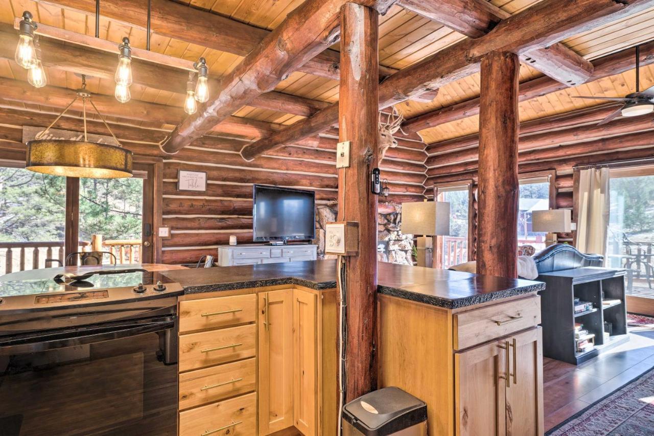 Classic Colorado Log Home With Mountain Views! Florissant Bagian luar foto