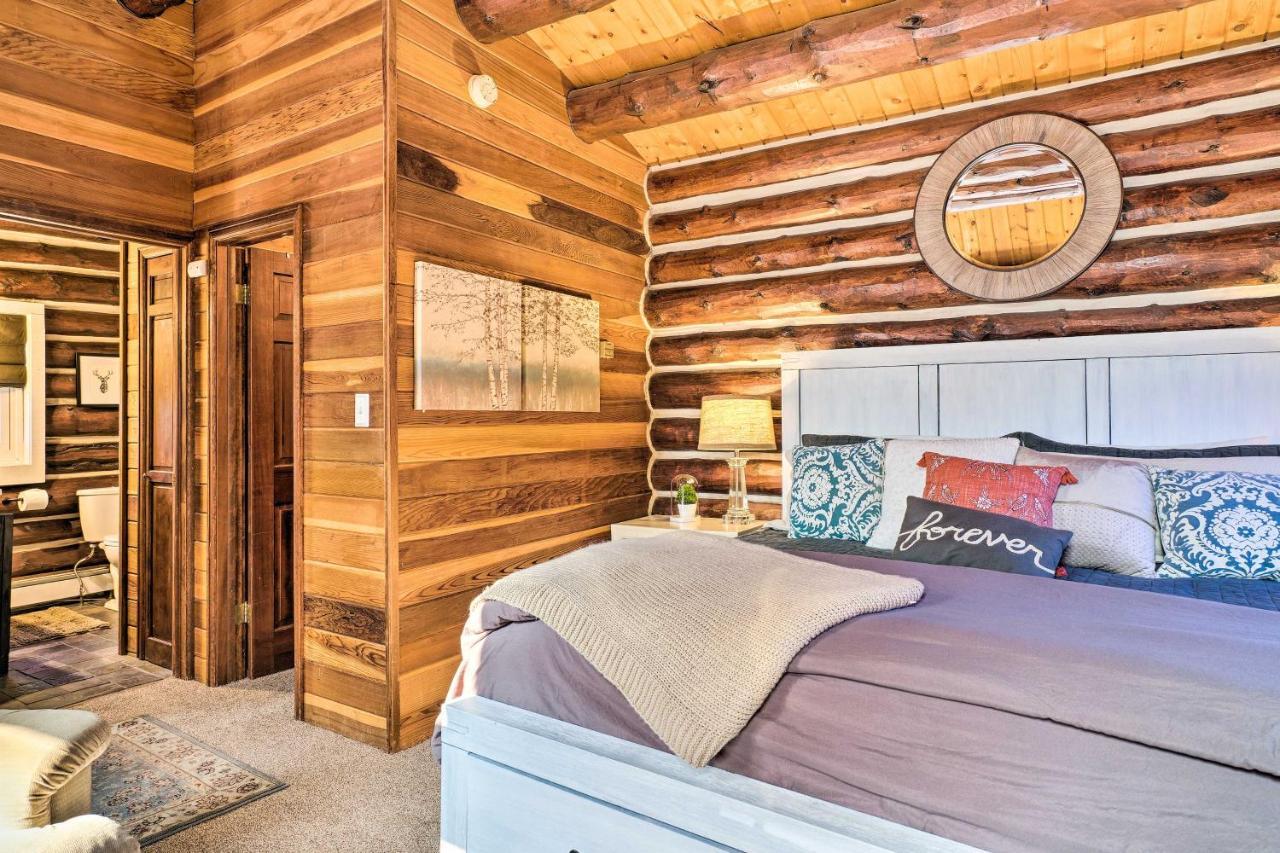 Classic Colorado Log Home With Mountain Views! Florissant Bagian luar foto
