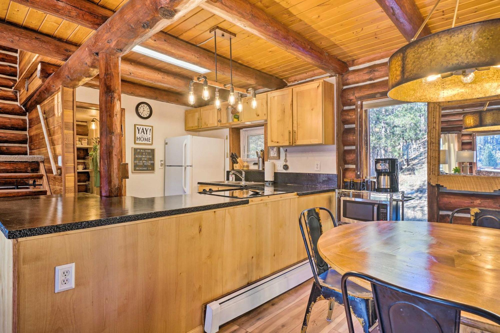 Classic Colorado Log Home With Mountain Views! Florissant Bagian luar foto